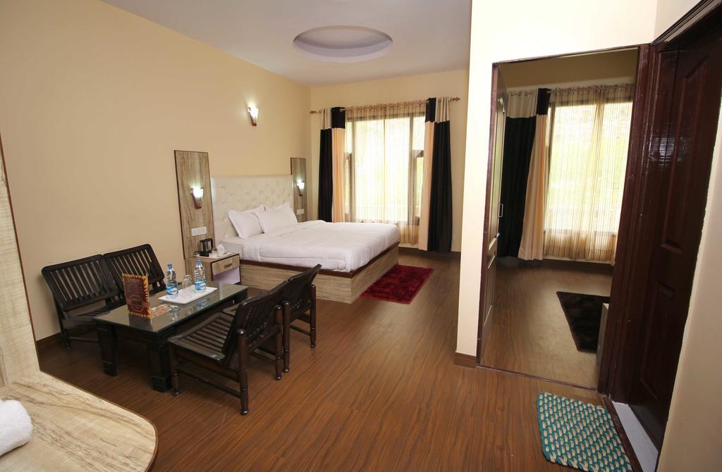 Hotel The Grand Welcome Šimla Pokoj fotografie