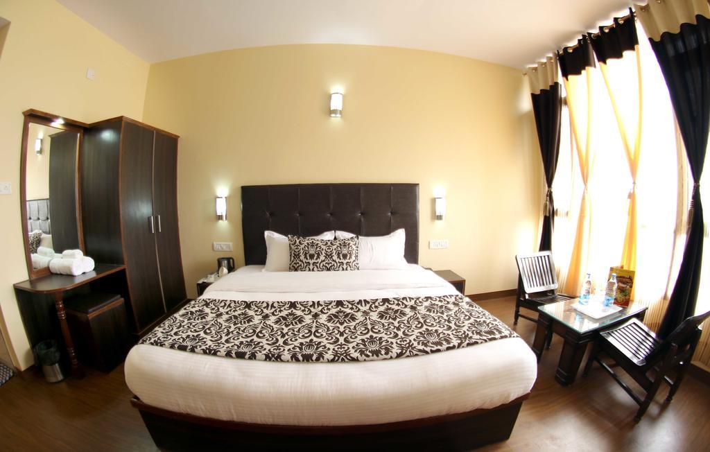 Hotel The Grand Welcome Šimla Pokoj fotografie